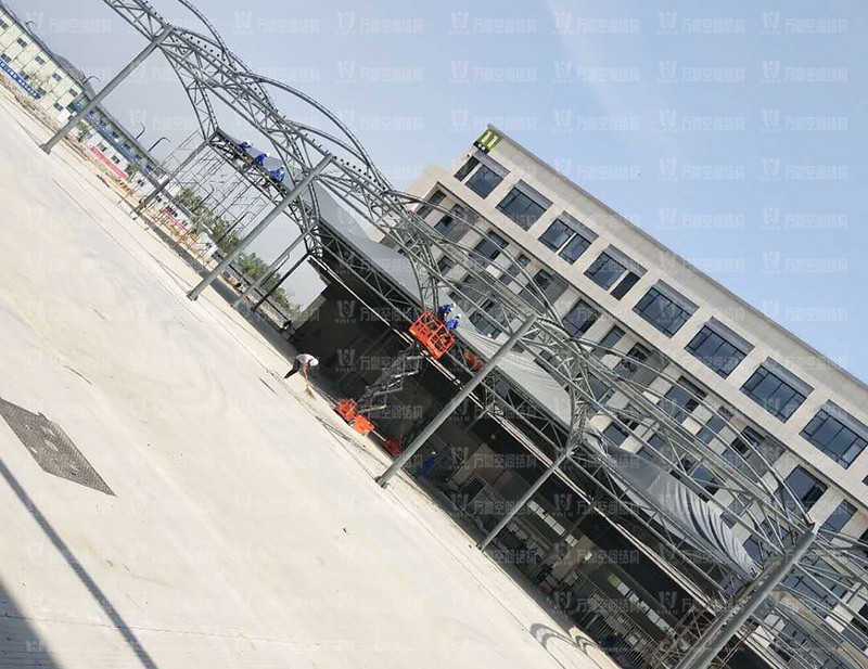 奉化方橋農副鋼結構雨棚工程進入膜布安裝階段