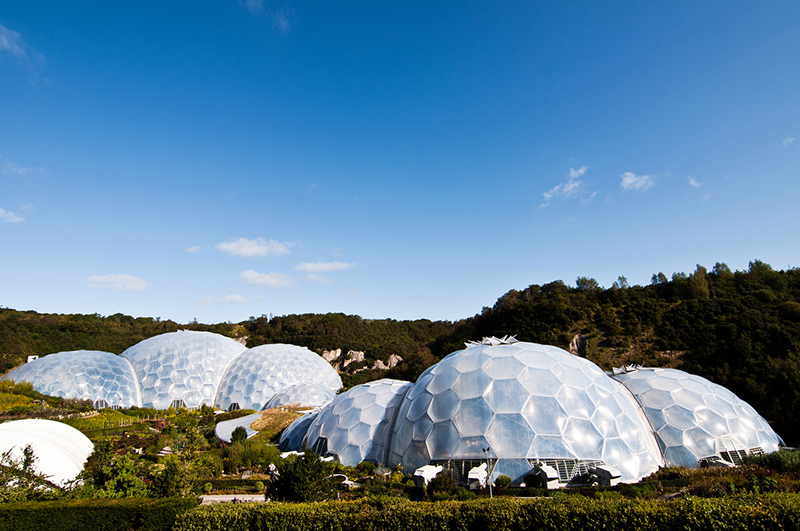 ETFE膜結(jié)構(gòu)有哪些性能特點(diǎn)？ETFE膜結(jié)構(gòu)在建筑行業(yè)的發(fā)展前景如何？