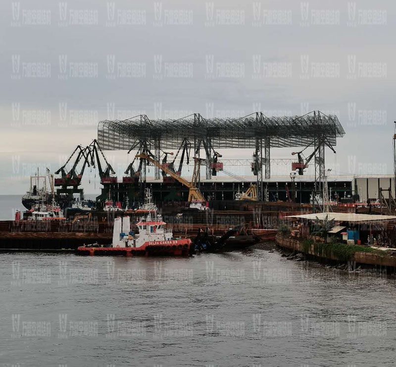 印尼全天候碼頭倉(cāng)庫(kù)屋面膜結(jié)構(gòu)工程進(jìn)入膜結(jié)構(gòu)安裝階段 印尼全天候碼頭倉(cāng)庫(kù)屋面膜結(jié)構(gòu)工程進(jìn)入膜結(jié)構(gòu)安裝階段