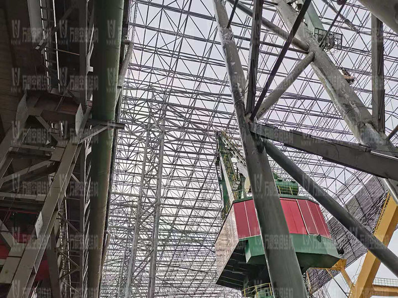 印尼全天候碼頭倉(cāng)庫(kù)屋面膜結(jié)構(gòu)工程進(jìn)入膜結(jié)構(gòu)安裝階段 印尼全天候碼頭倉(cāng)庫(kù)屋面膜結(jié)構(gòu)工程進(jìn)入膜結(jié)構(gòu)安裝階段