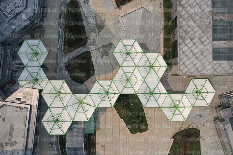 PTFE膜材跟PVC膜材有何區(qū)別？PTFE膜結(jié)構(gòu)的優(yōu)勢在哪里？