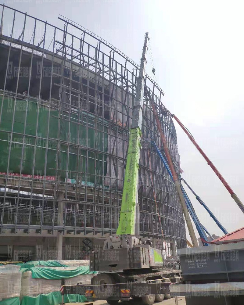 紹興國際會展中心一期B區會議中心PTFE膜結構工程火熱拼裝、吊裝中