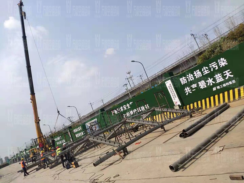 紹興國際會展中心一期B區會議中心PTFE膜結構工程火熱拼裝、吊裝中