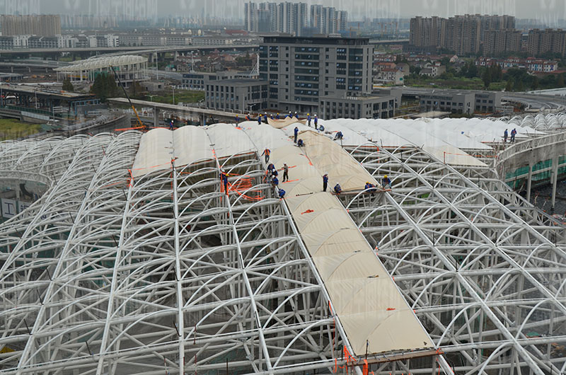 萬豪空間結(jié)構(gòu)員工到杭州亞運會棒（壘）球體育文化中心膜結(jié)構(gòu)項目學習交流