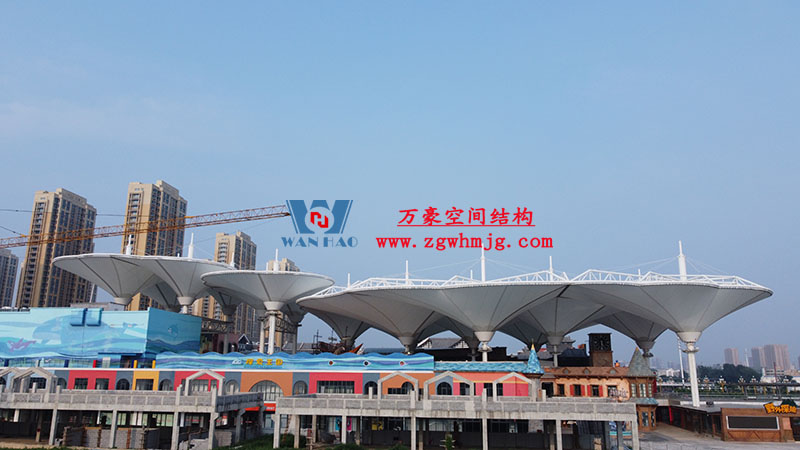 萬達廣場·歡樂小鎮精心打造歡樂小鎮屋頂文化公園