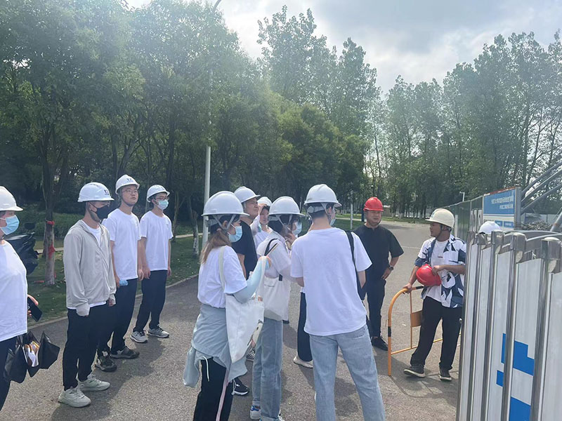 萬豪空間結構員工到寧波諾丁漢大學室外運動膜結構項目學習交流