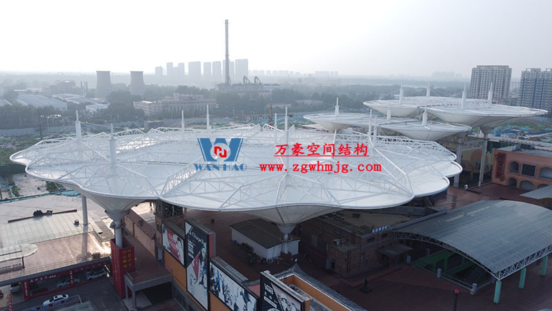 山東聊城萬達小鎮七彩祥云PTFE膜結構項目