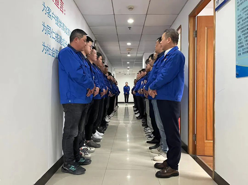 “一路堅守·心手相牽”萬豪晨會開啟一天的工作 “一路堅守·心手相牽”萬豪晨會開啟一天的工作