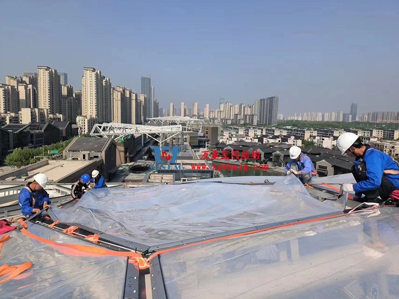 勞動最光榮，致敬一線工作者！