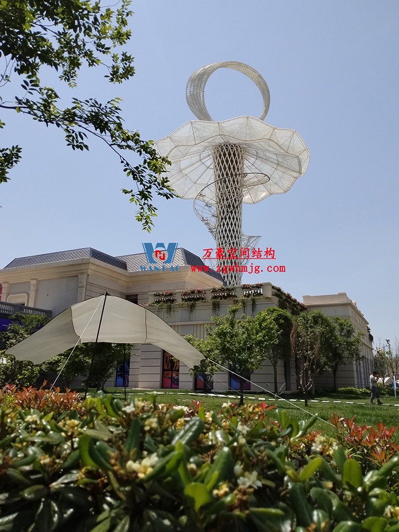 身姿輕盈，造型優美的膜結構建筑