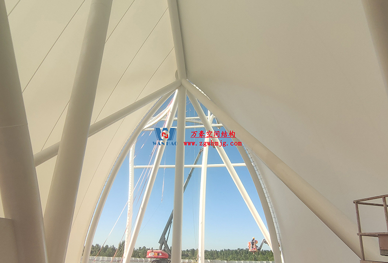 陜西定邊馬蓮灘沙漠公園鋼膜結構工程“奮力快跑”,工程“進度條”刷新了! 陜西定邊馬蓮灘沙漠公園鋼膜結構工程“奮力快跑”,工程“進度條”刷新了!