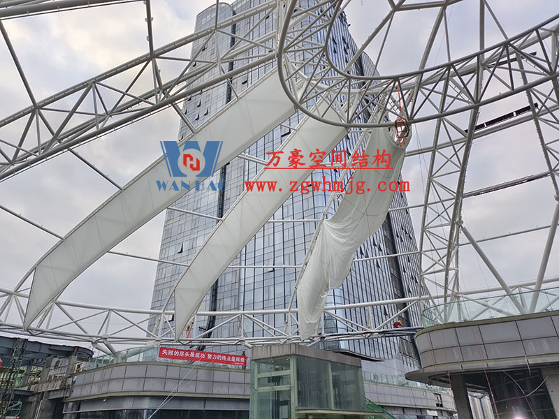 南充萬達商業街區蓋頂天幕空間鋼結構