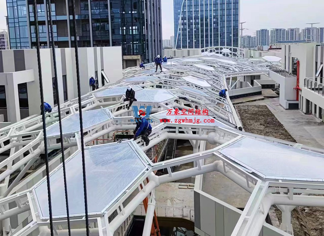 賦含夢(mèng)幻色彩的商業(yè)街膜結(jié)構(gòu)天幕，即將閃亮登場(chǎng)！