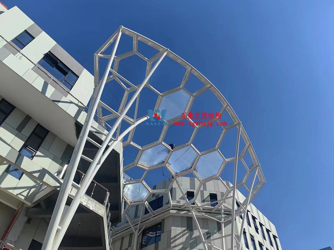 賦含夢(mèng)幻色彩的商業(yè)街膜結(jié)構(gòu)天幕，即將閃亮登場(chǎng)！