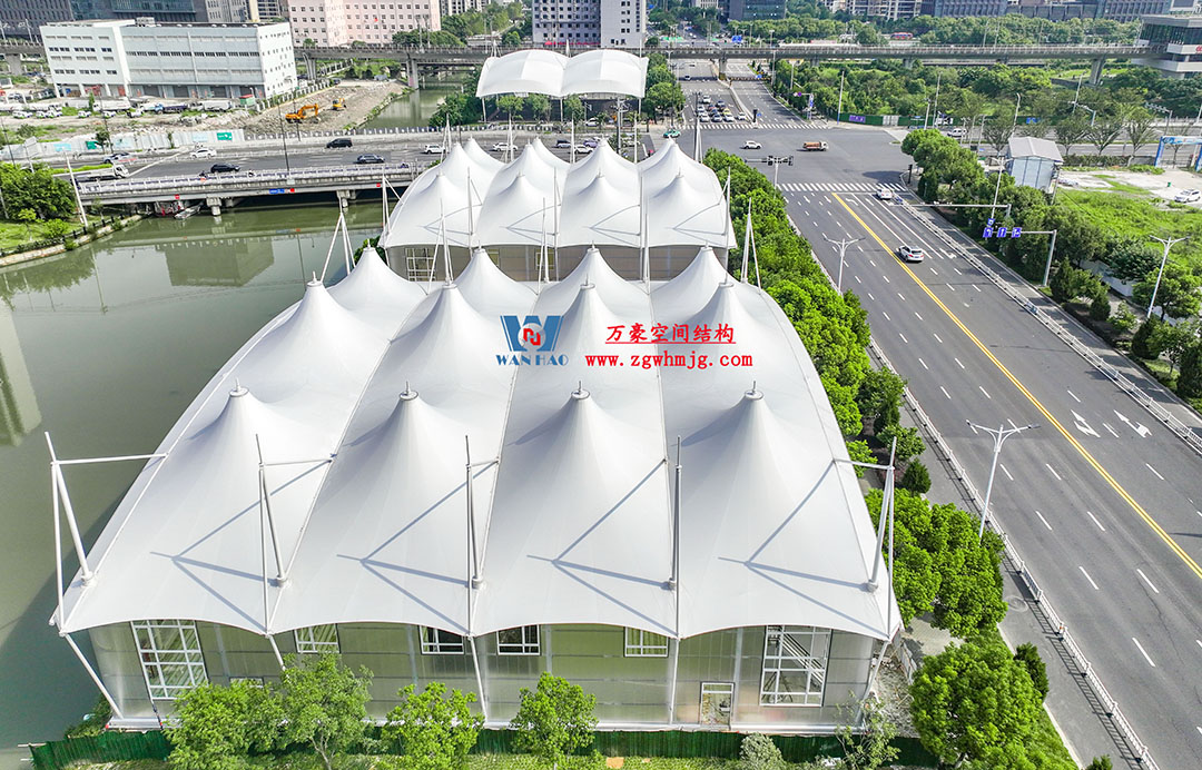 有骨骼、有皮膚的PTFE膜結(jié)構(gòu)建筑 有骨骼、有皮膚的PTFE膜結(jié)構(gòu)建筑