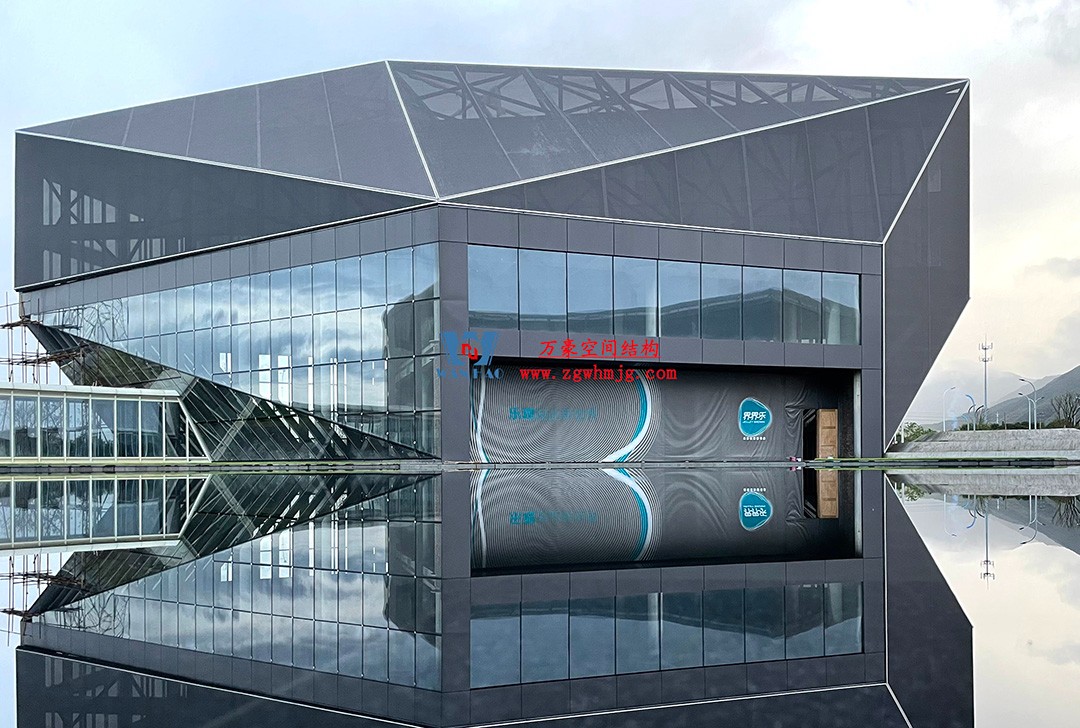 有骨骼、有皮膚的PTFE膜結(jié)構(gòu)建筑 有骨骼、有皮膚的PTFE膜結(jié)構(gòu)建筑