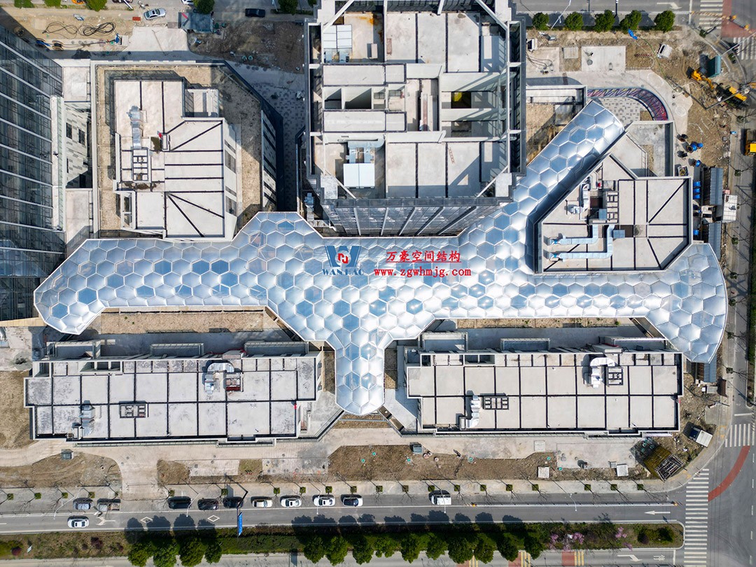 已完工，這個ETFE氣枕商業天幕閃亮登場！