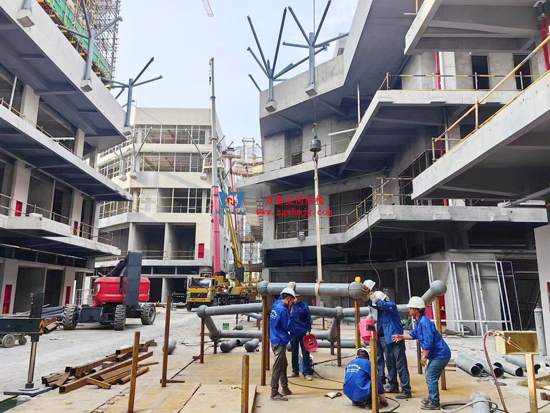 已完工，這個ETFE氣枕商業天幕閃亮登場！