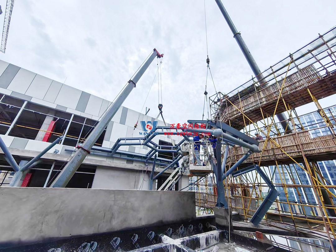 已完工，這個ETFE氣枕商業天幕閃亮登場！