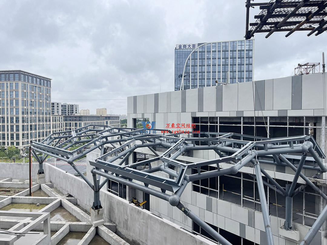 已完工，這個ETFE氣枕商業天幕閃亮登場！