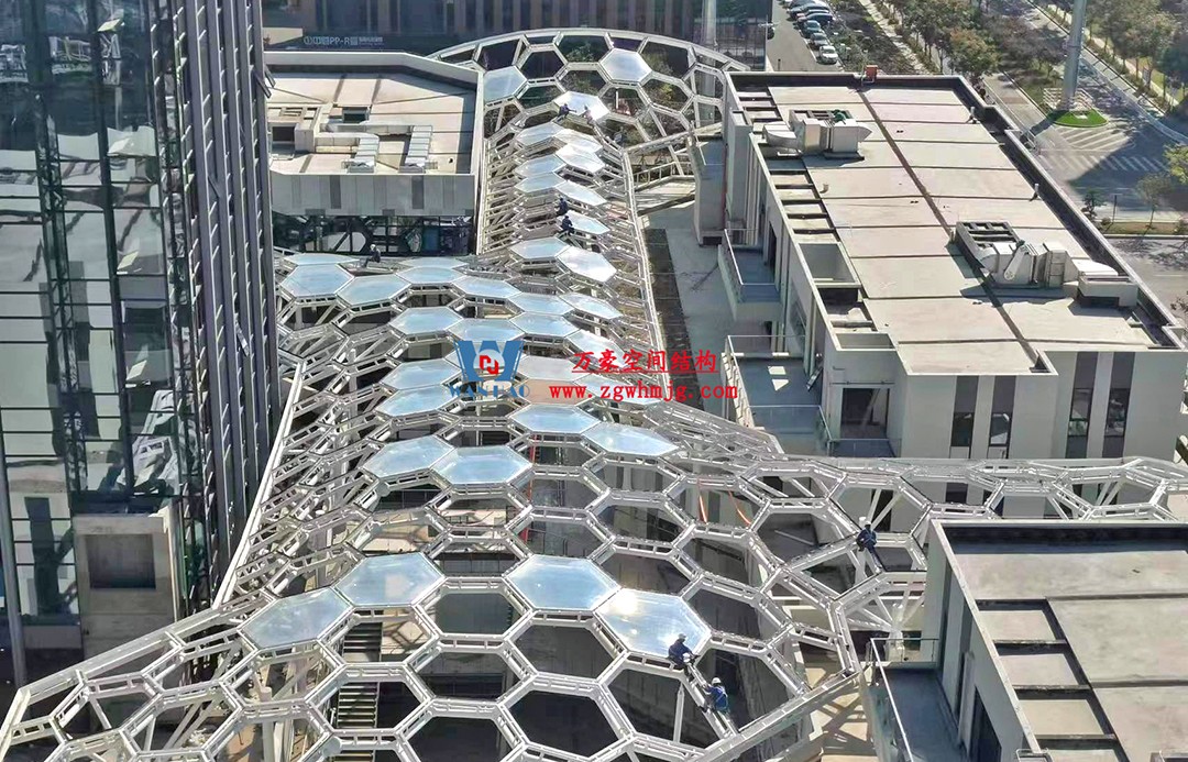 已完工，這個ETFE氣枕商業天幕閃亮登場！