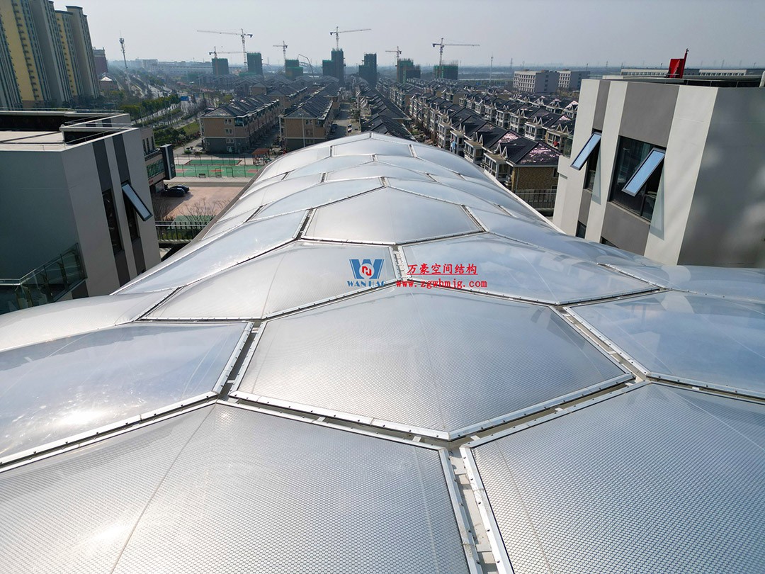 已完工，這個ETFE氣枕商業天幕閃亮登場！
