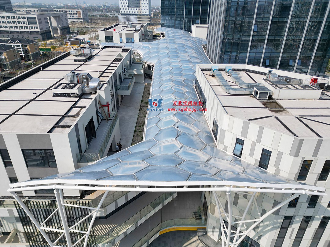 已完工，這個ETFE氣枕商業天幕閃亮登場！