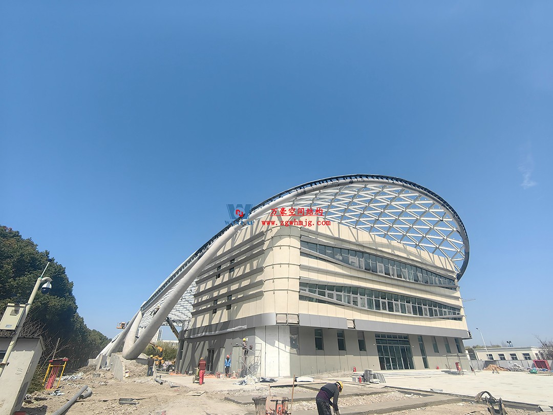 上海工程技術(shù)大學(xué)松江校區(qū)風(fēng)雨操場ETFE膜結(jié)構(gòu)工程 上海工程技術(shù)大學(xué)松江校區(qū)風(fēng)雨操場ETFE膜結(jié)構(gòu)工程