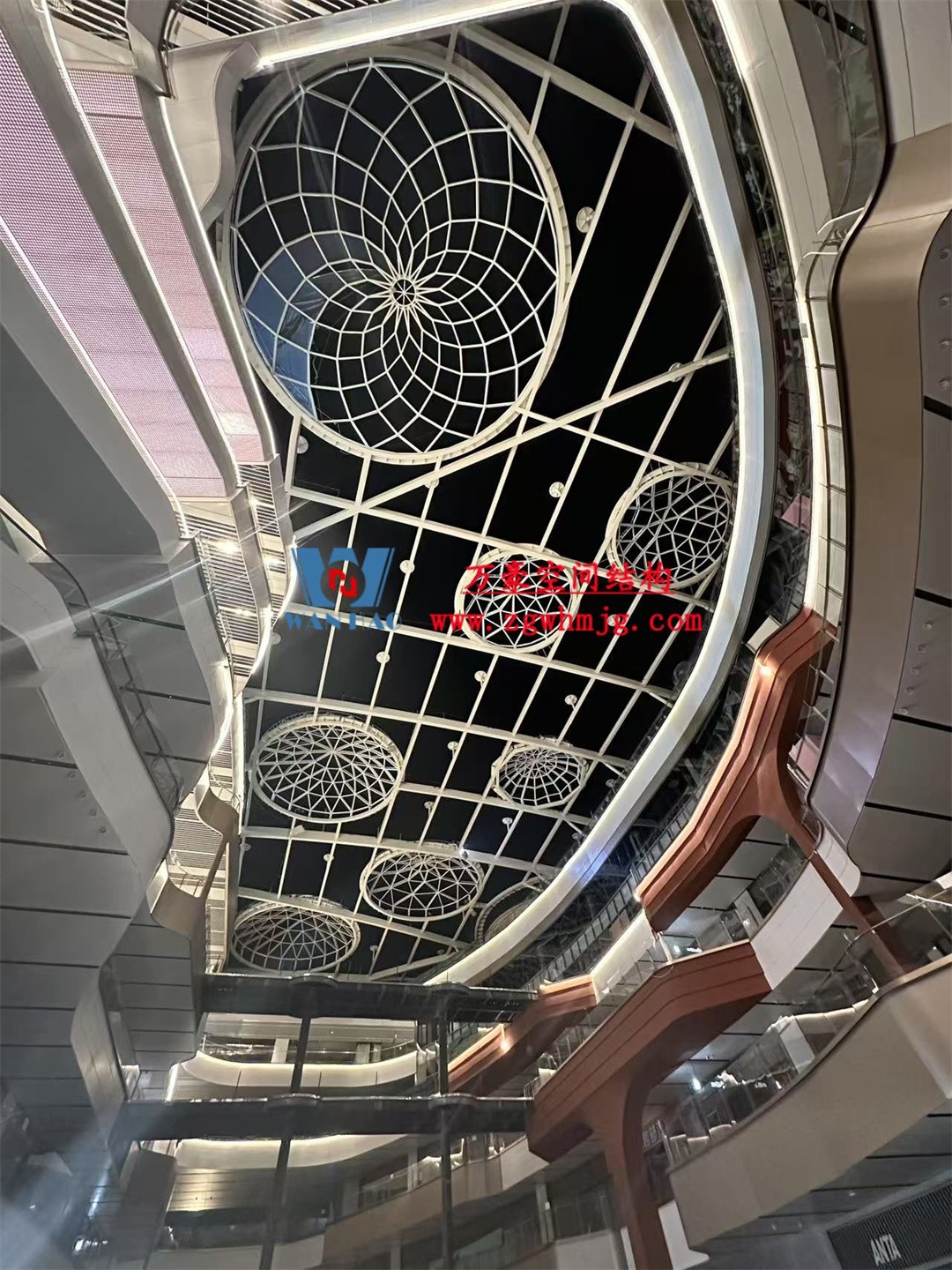 廣州從化鳳凰新天地商業街天幕項目:ETFE PTFE膜結構打造城市靈動 廣州從化鳳凰新天地商業街天幕項目:ETFE PTFE膜結構打造城市靈動