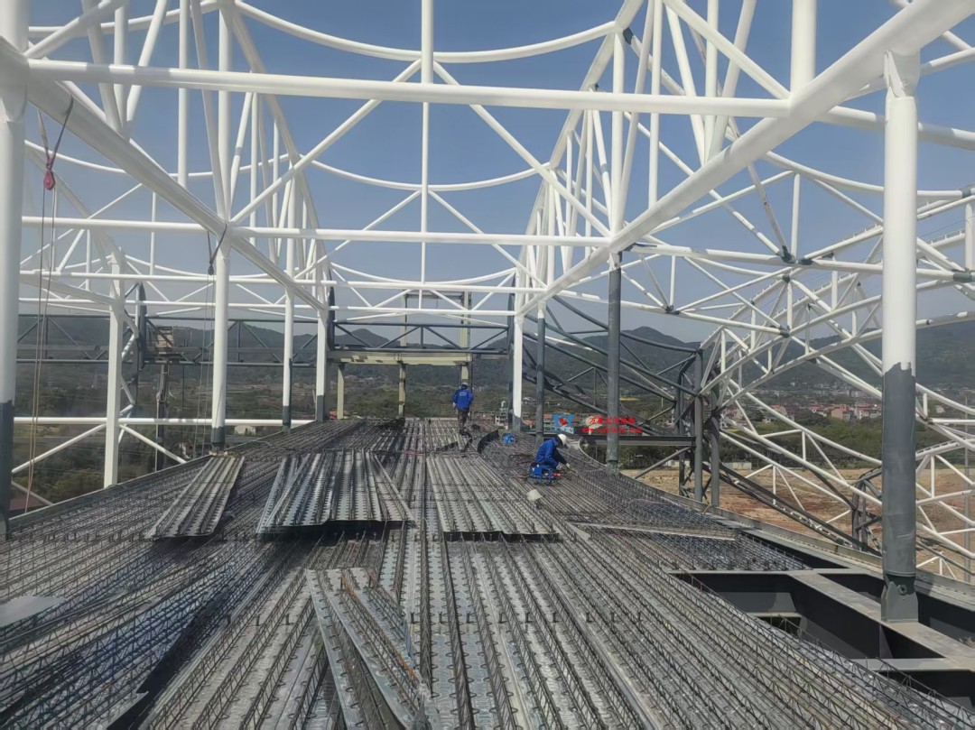 比亞迪紹興嵊州賽車場干拔沙坡觀景平臺鋼結構項目