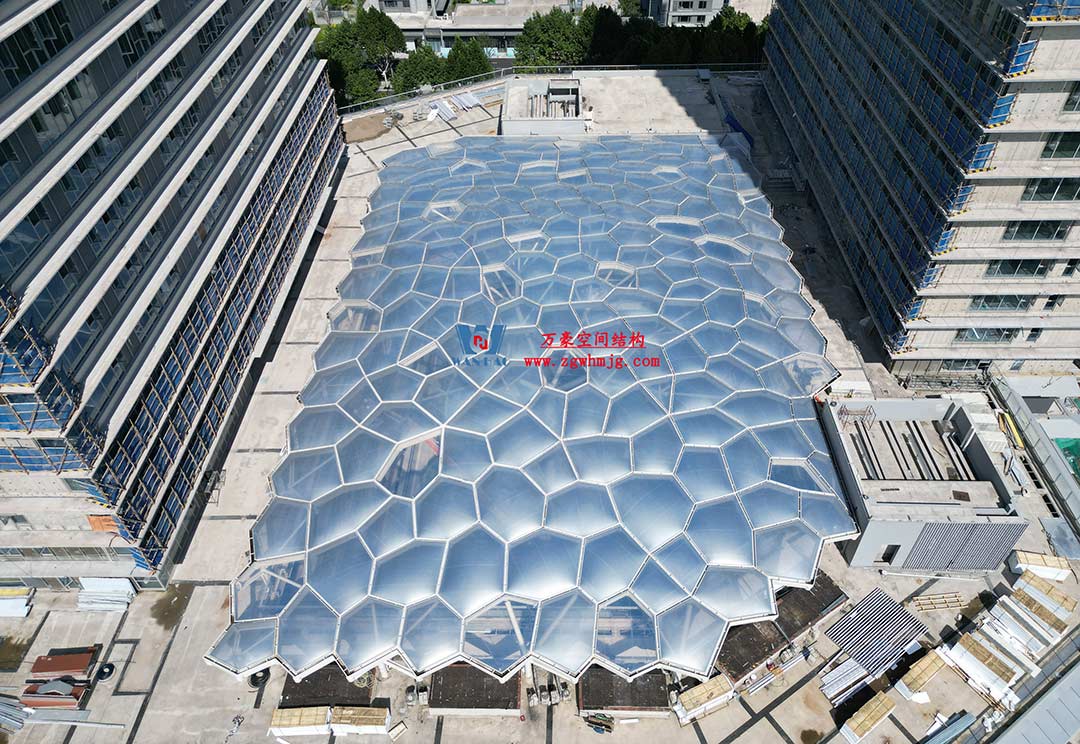 安吉云安里ETFE氣枕商業(yè)天幕圓滿完工