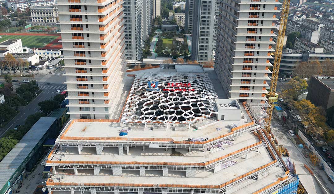 安吉云安里ETFE氣枕商業(yè)天幕圓滿完工