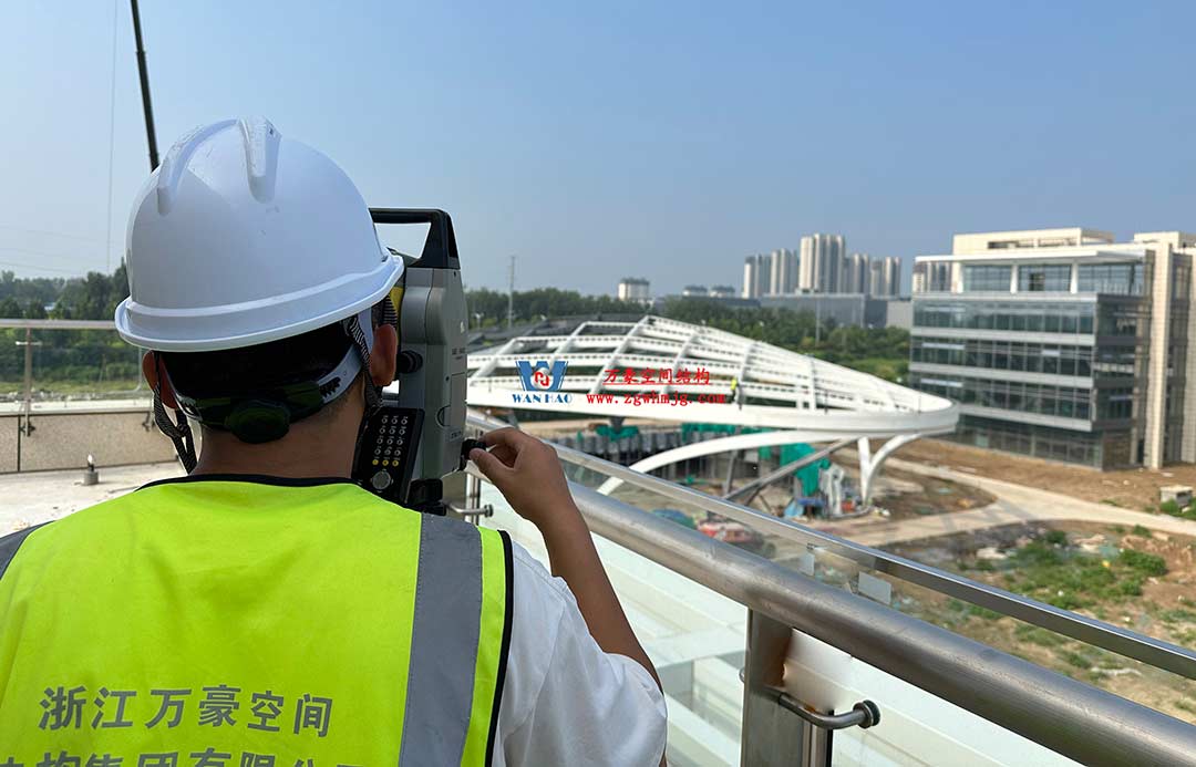 山東高端化工研究院下沉廣場天幕施工邁入關鍵階段
