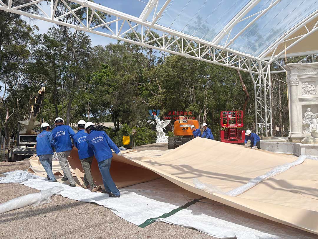 跨越山海的建筑新章！澳大利亞噴泉廣場天幕張拉正酣，雙膜科技賦能莊園建筑