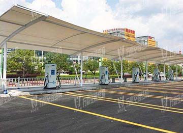 充電樁膜結(jié)構(gòu)車(chē)棚有什么特點(diǎn)？為何如此受歡迎？