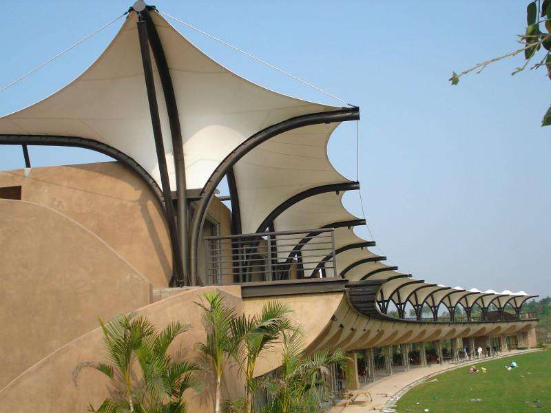 什么是張拉膜結構？張拉膜結構的應用領域及使用材料是怎樣的？