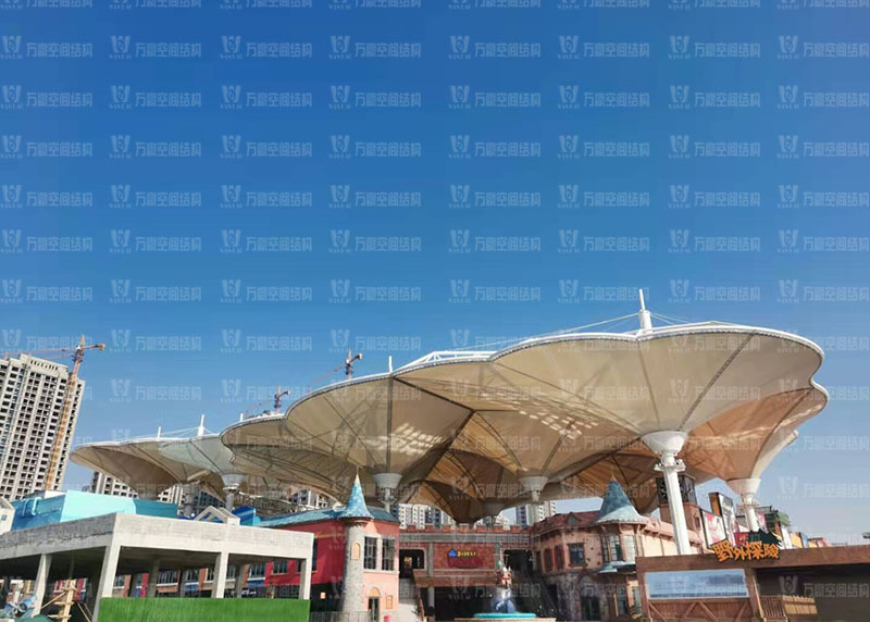 PTFE膜結(jié)構(gòu)建筑材料由什么組成？PTFE膜結(jié)構(gòu)材料有哪些特性？