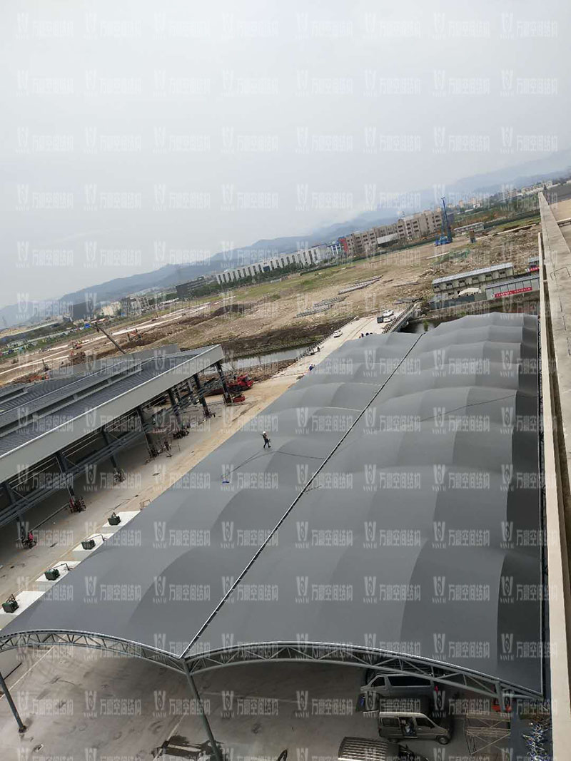 張拉膜結構工程施工需要注意哪些事項？如何提高張拉膜結構工程質(zhì)量？