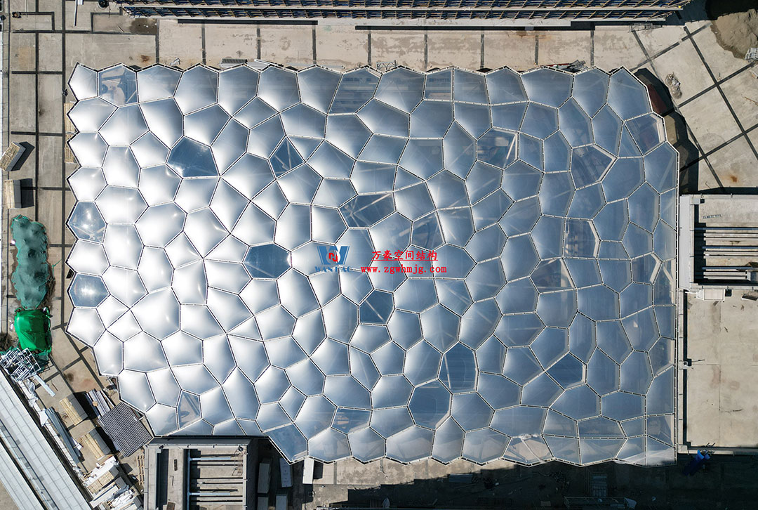 ETFE氣枕天幕：高透光+自清潔的建筑黑科技