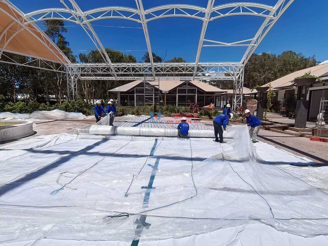 跨越山海的建筑新章！澳大利亞噴泉廣場天幕張拉正酣，雙膜科技賦能莊園建筑