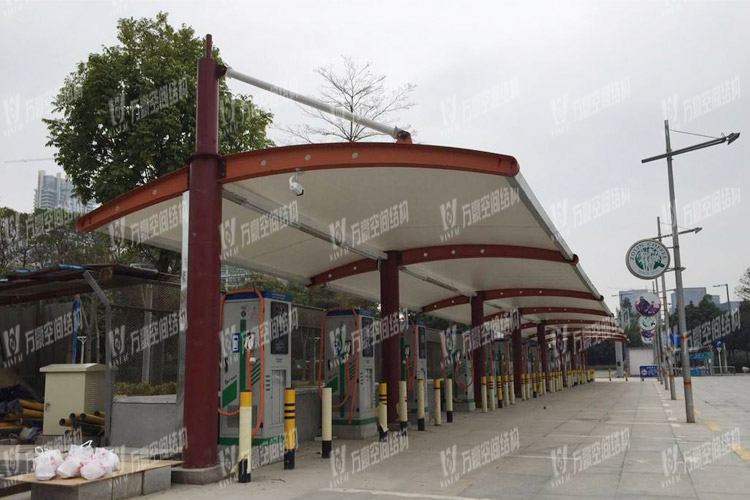 充電樁膜結(jié)構(gòu)車棚有什么特點？為何如此受歡迎？
